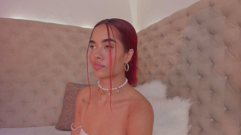 Alanna_Blakes's Streamate show and profile