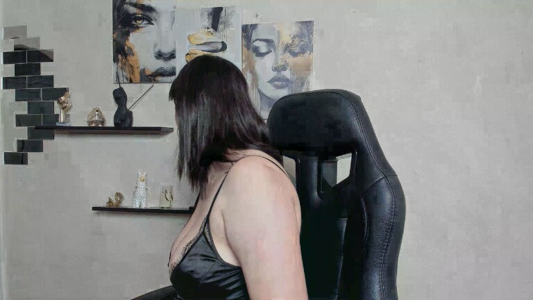 GlamNova's Streamate show and profile