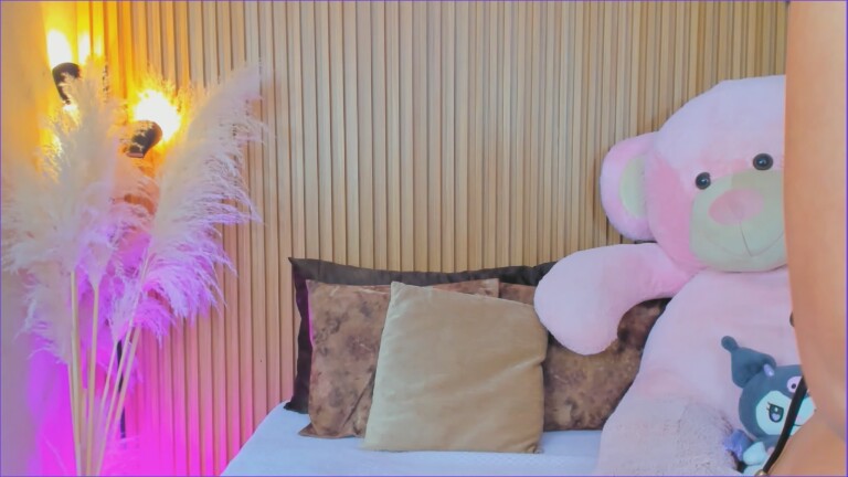 HemmaThompsonn's Streamate show and profile