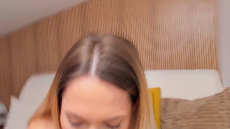 IsaVelvetxxx's Streamate show and profile