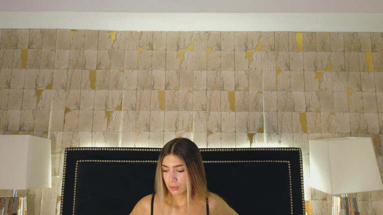 HollyLincon's Streamate show and profile