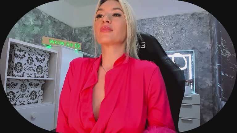 BE_WOW's Streamate show and profile