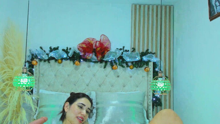 BellaSweet's Streamate show and profile