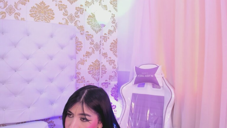 EMA_LAMBERT's Streamate show and profile