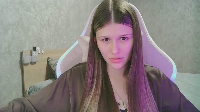 AngeLinA199's Streamate show and profile