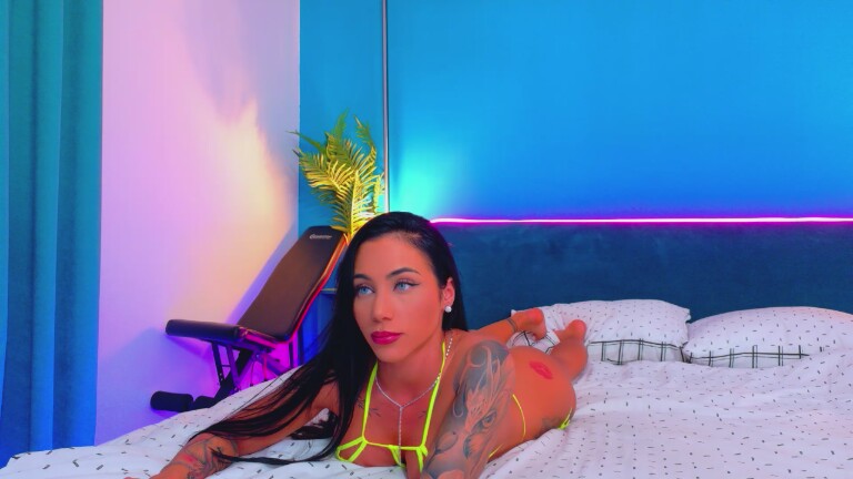 Hazzell's Streamate show and profile