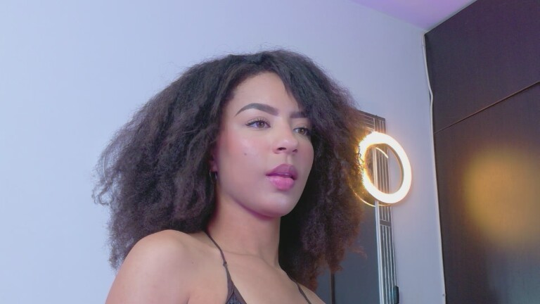 MirandaYong's Streamate show and profile