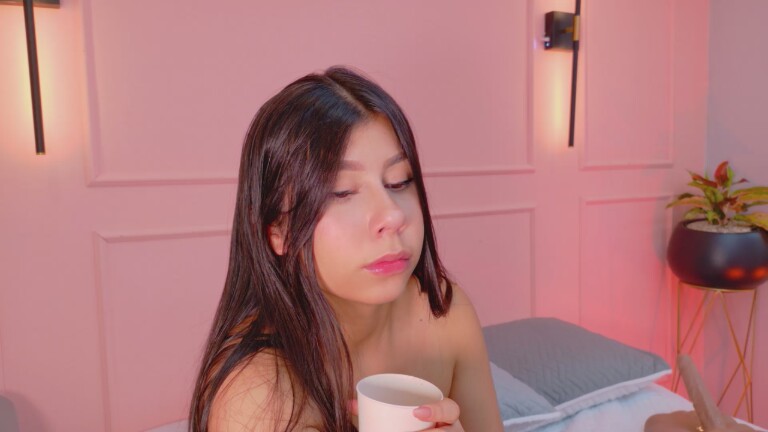 littleezoee's Streamate show and profile