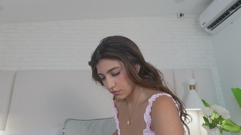 VictoriaJoliegb's Streamate show and profile