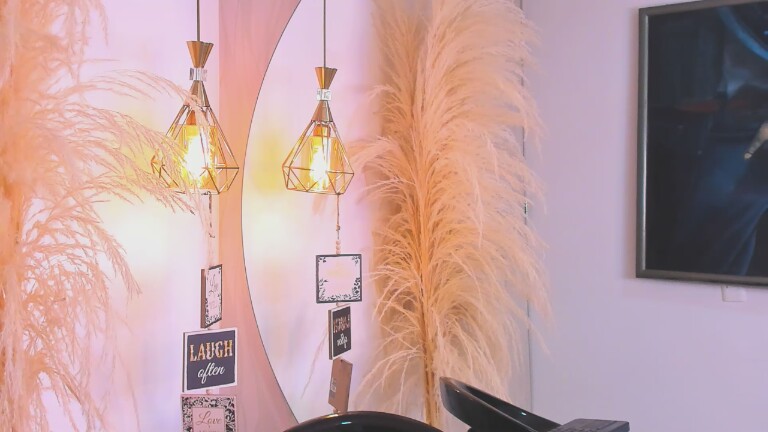 SaraDiesss's Streamate show and profile