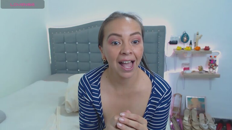 LiiaDumond's Streamate show and profile