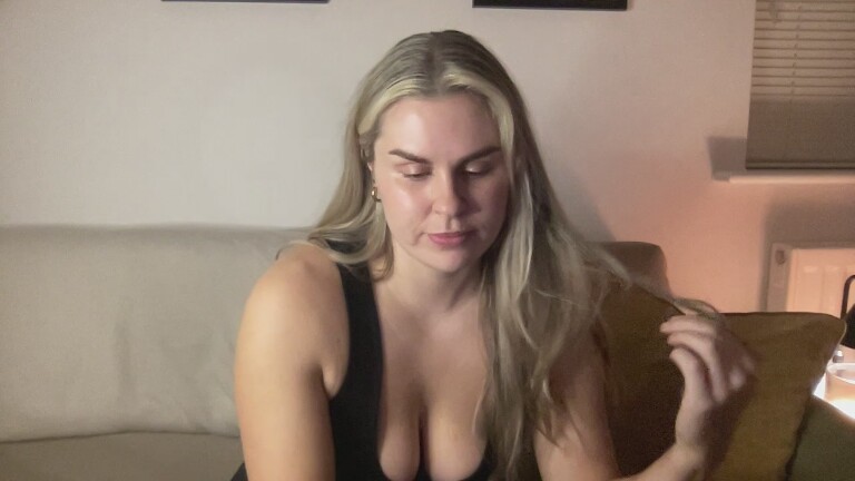 ClaraXVale's Streamate show and profile