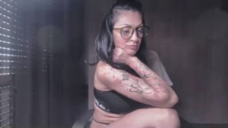 MiaFit's Streamate show and profile