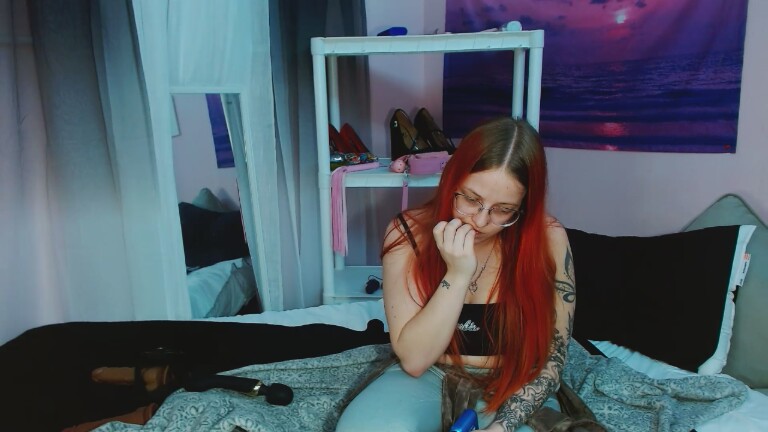 FoxyLilly's Streamate show and profile