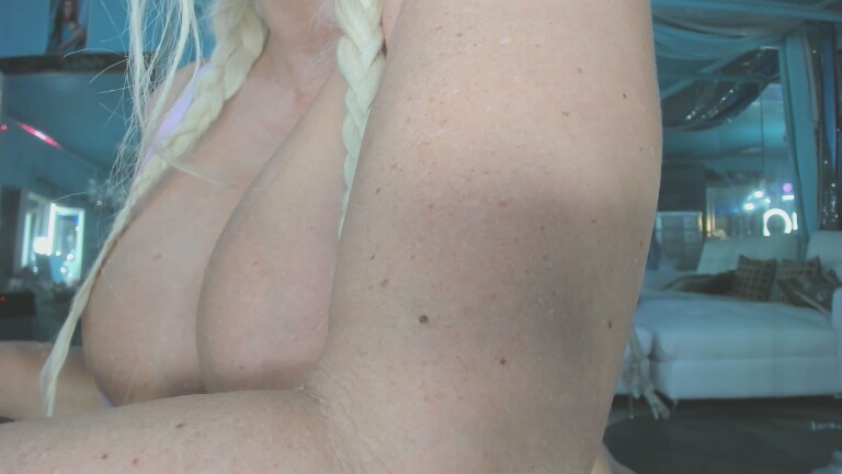 ADRIANNA777's Streamate show and profile