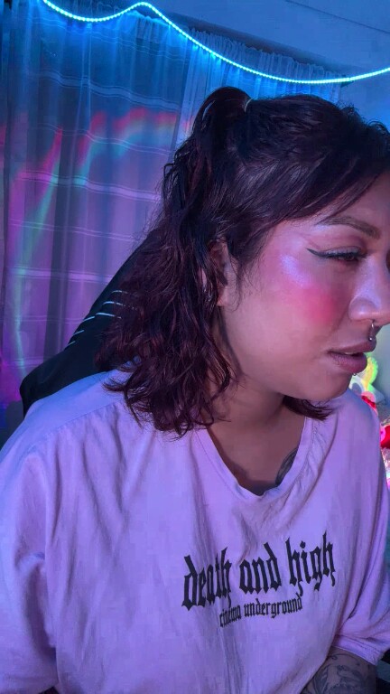 Ameliees's Streamate show and profile