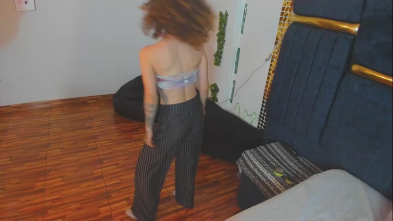 Sophiamiller18's Streamate show and profile