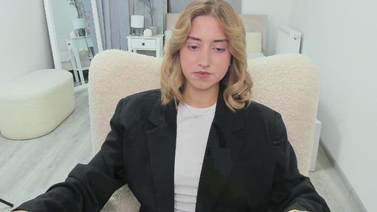 ChloeMatis's Streamate show and profile