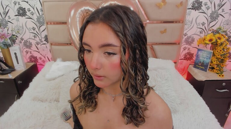 CloeesSuarez's Streamate show and profile