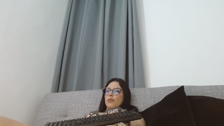 nat4youlove's Streamate show and profile