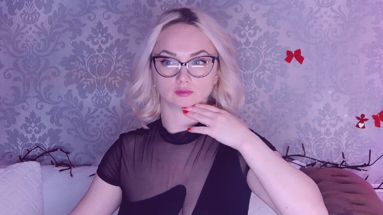 EllianaReese's Streamate show and profile