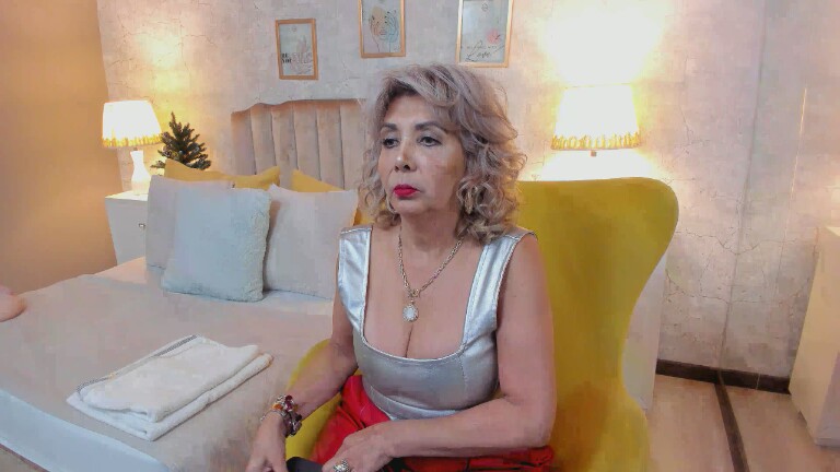 MoulinLamour's Streamate show and profile