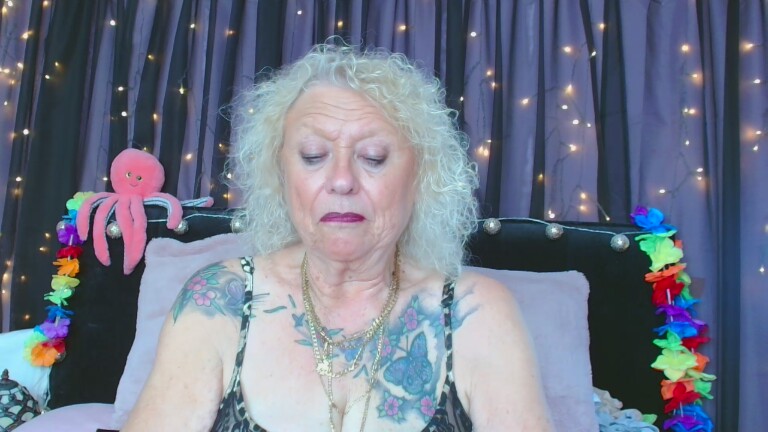 XoXMandyXoX's Streamate show and profile