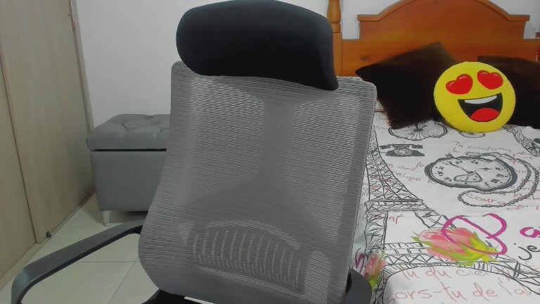 Yara_Zaynab's Streamate show and profile