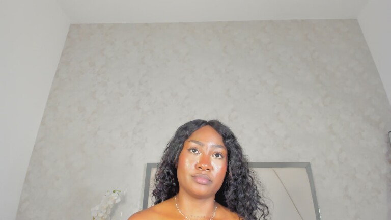 IvonneBrunettee's Streamate show and profile