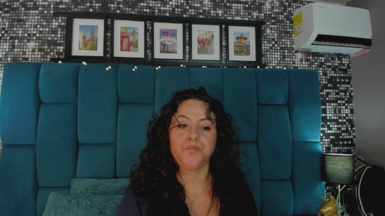 hannymilf's Streamate show and profile