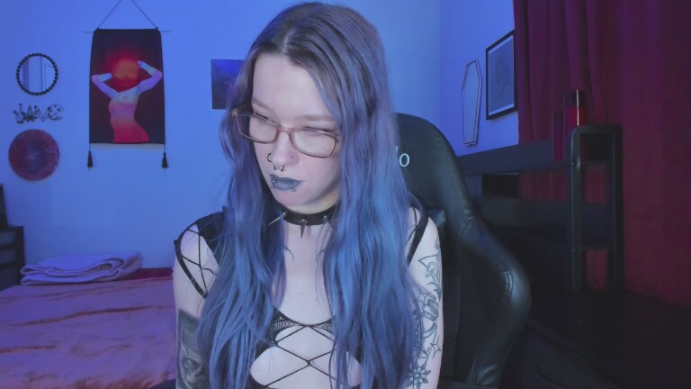 NikkiVill's Streamate show and profile