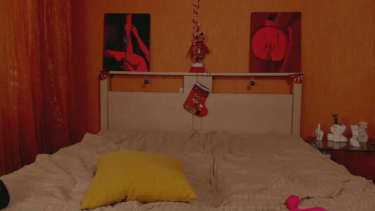 GlamNova's Streamate show and profile