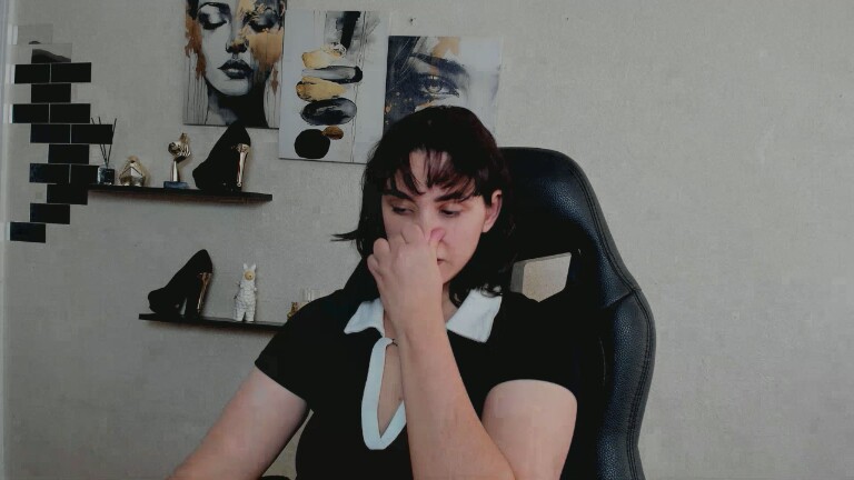 GlamNova's Streamate show and profile