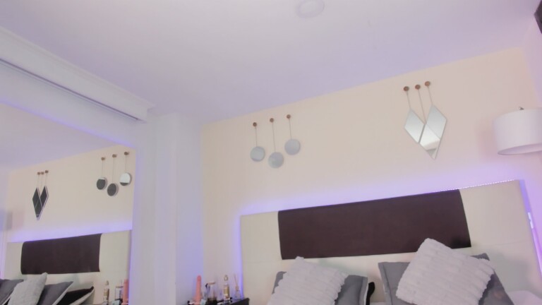 SkyLoren's Streamate show and profile