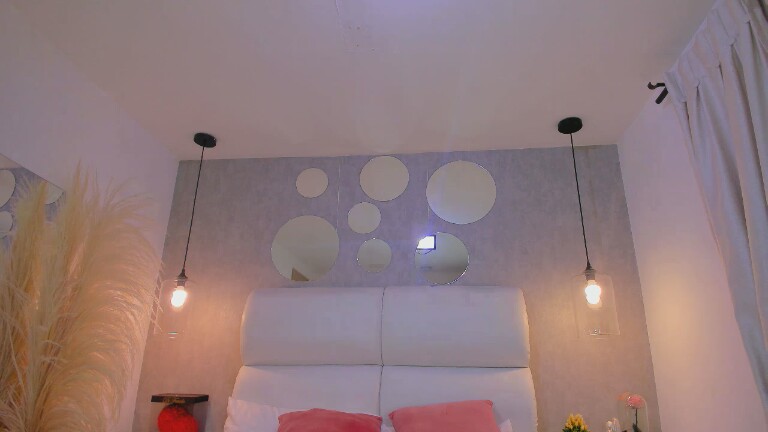 ValeriaMaraj's Streamate show and profile