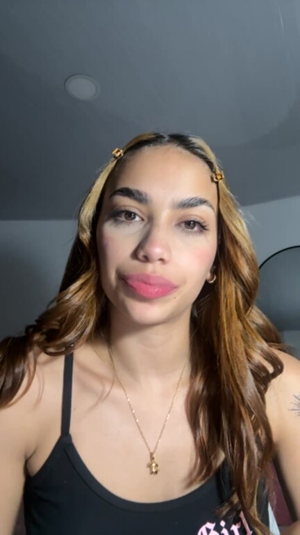 AnnieAdaams's Streamate show and profile