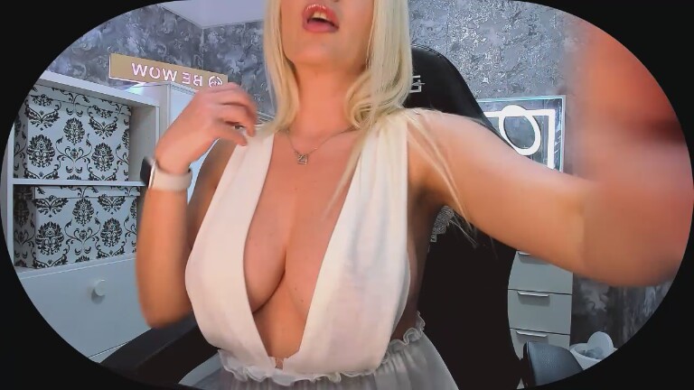 BE_WOW's Streamate show and profile