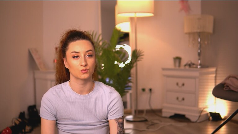 AuraM00n's Streamate show and profile