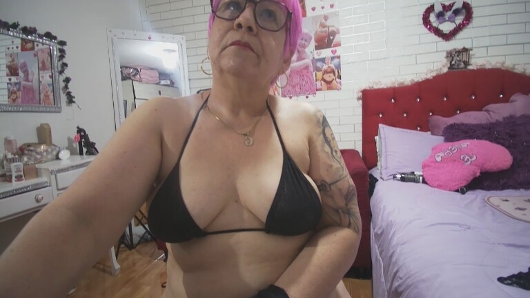 Maturehot65's Streamate show and profile