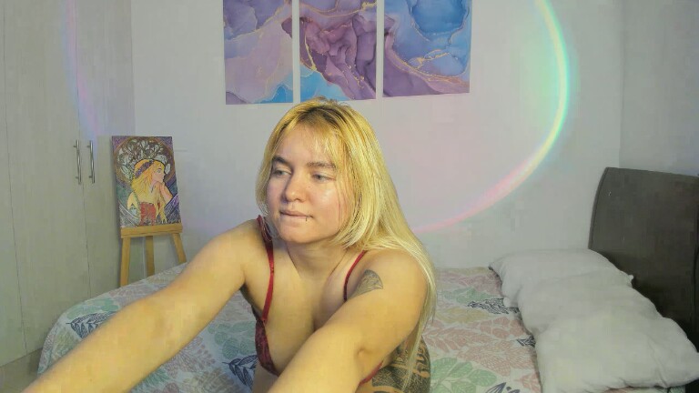 SkyLumen's Streamate show and profile