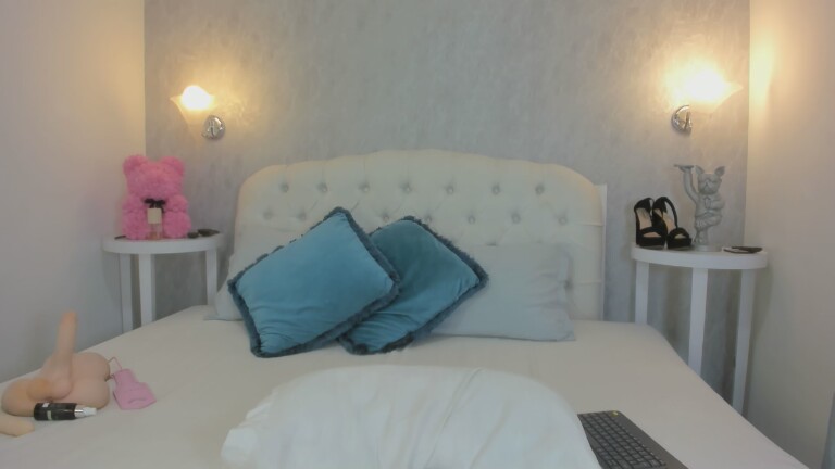 EmmilyMartinez's Streamate show and profile