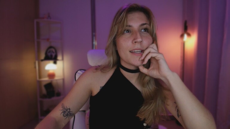 LindaSofiaa's Streamate show and profile