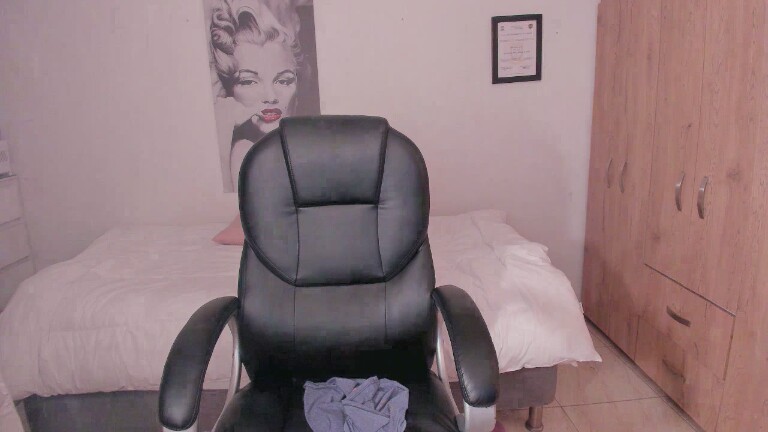 AmeliaBrown69's Streamate show and profile