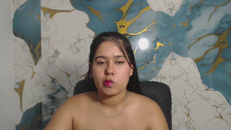 ArianaSuare20's Streamate show and profile