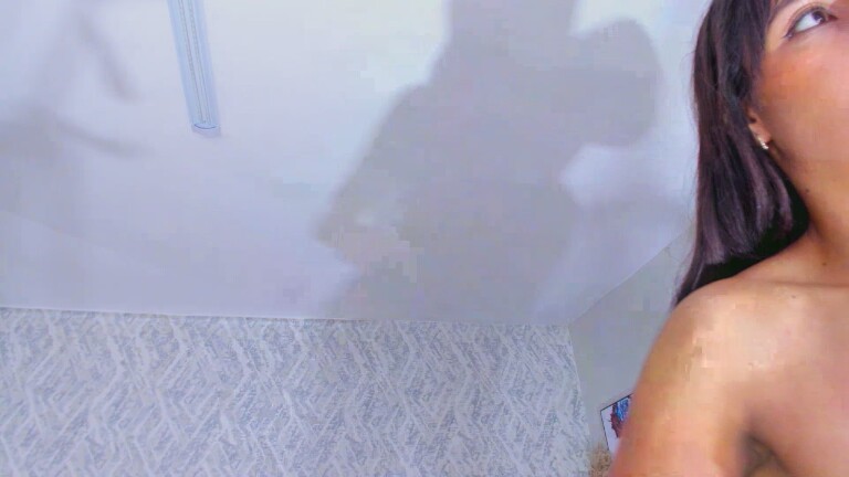 ThaniaHill's Streamate show and profile