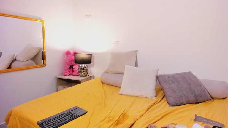 Lia_22's Streamate show and profile