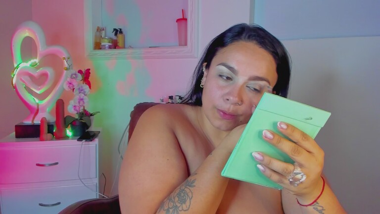 Nina_Lisboah's Streamate show and profile