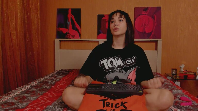 GlamNova's Streamate show and profile