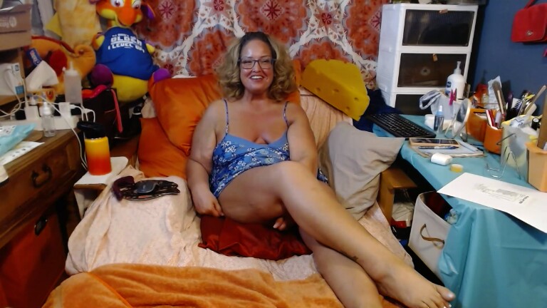 ClaudiaMidwestWife's Streamate show and profile