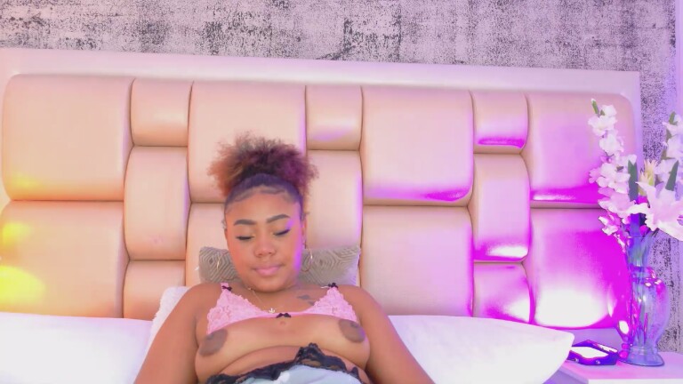 AngelaRobert's Streamate show and profile